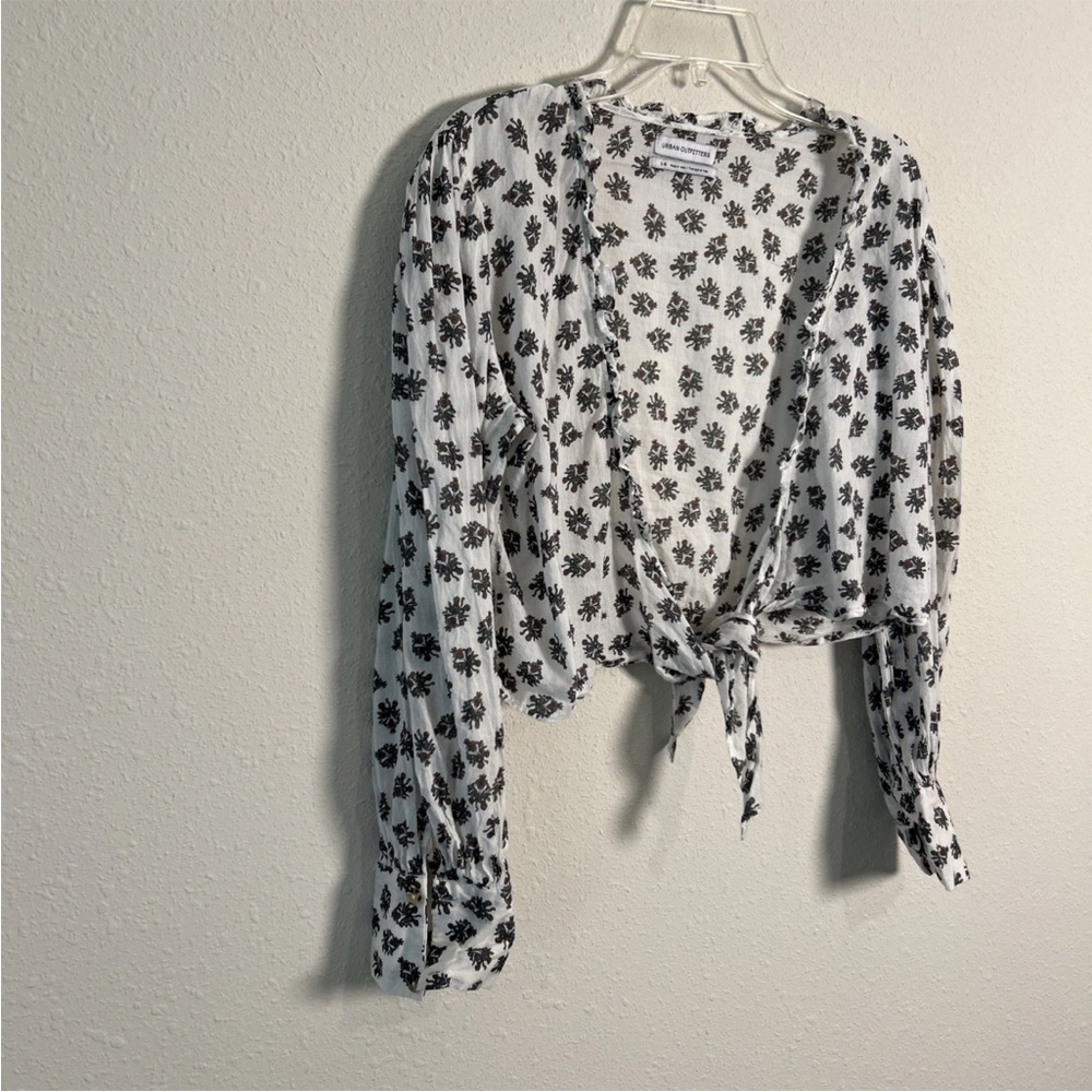 Urban Outfitters Women's Lg White Floral Cropped Top Long Sleeve Tie Closure - Picture 6 of 10
